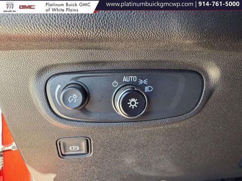 Used 2024 GMC Terrain SLE w/ Driver Convenience Package image 20