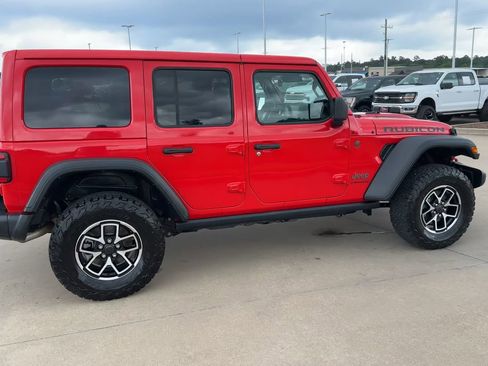 Used 2025 Jeep Wrangler Unlimited Rubicon AWD/4WD image 8