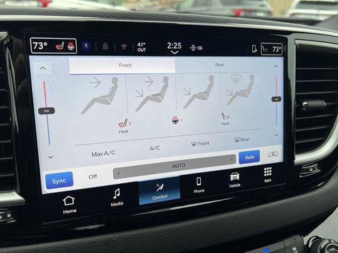 New 2026 Chrysler Voyager LX image 22