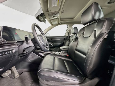 Used 2025 Kia Telluride S AWD/4WD image 13