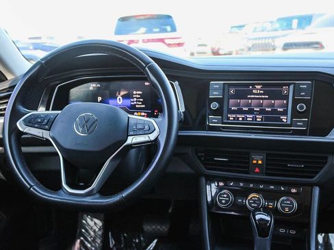 Used 2023 Volkswagen Jetta SE FWD image 14