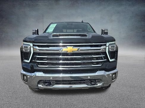 Used 2024 Chevrolet Silverado 2500 LTZ w/ LTZ Convenience Package AWD/4WD image 9