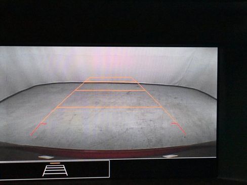 Used 2024 GMC Terrain SLE w/ Driver Convenience Package image 20