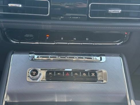 New 2026 Lincoln Aviator AWD image 17
