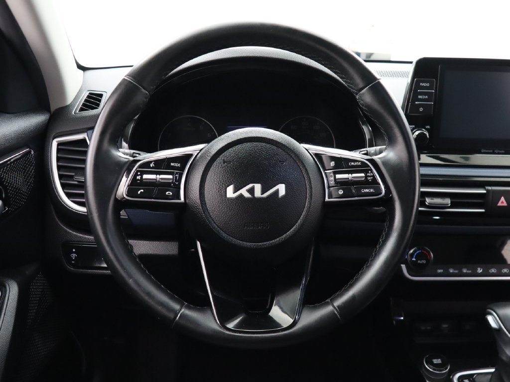 Used 2023 Kia Seltos S AWD/4WD image 14