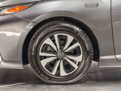 Certified 2019 Toyota Prius Prime Plus FWD image 10