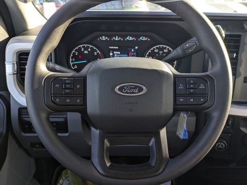 New 2026 Ford F250 XL w/ XL Chrome Package image 23