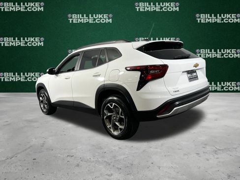 Used 2025 Chevrolet Trax LT image 8