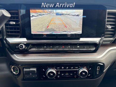 Used 2025 GMC Sierra 1500 SLT image 8