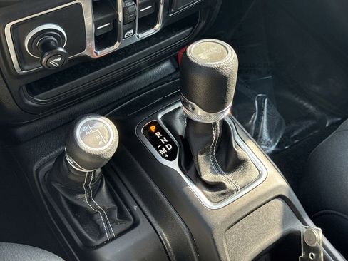 Used 2023 Jeep Wrangler Unlimited Sahara AWD/4WD image 26