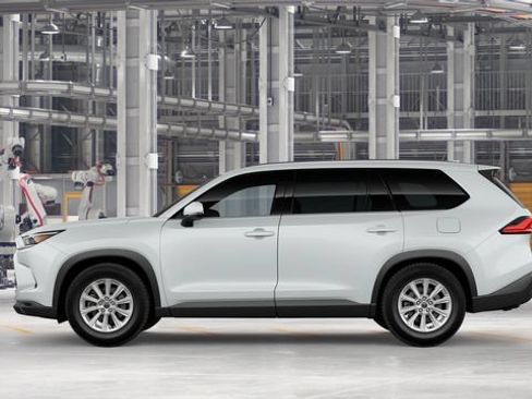 New 2026 Toyota Grand Highlander XLE FWD image 6