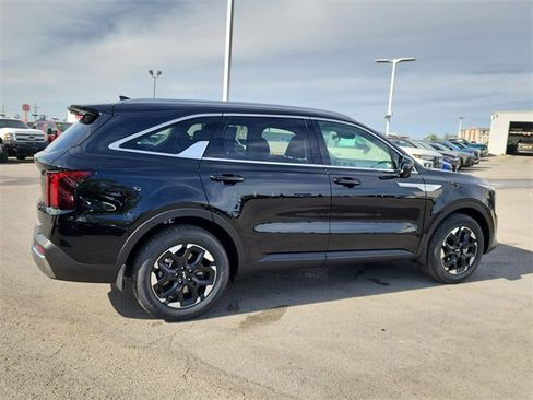 New 2026 Kia Sorento S image 2