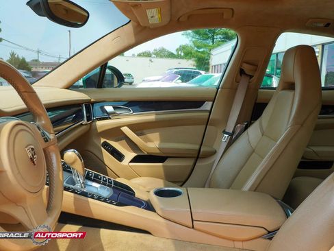 Used 2013 Porsche Panamera GTS AWD/4WD image 19