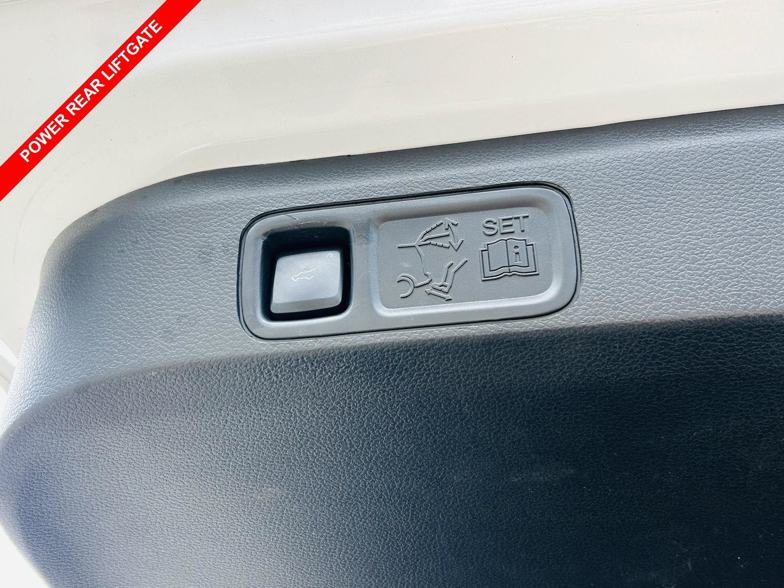 Used 2023 Ford Expedition Limited AWD/4WD image 18