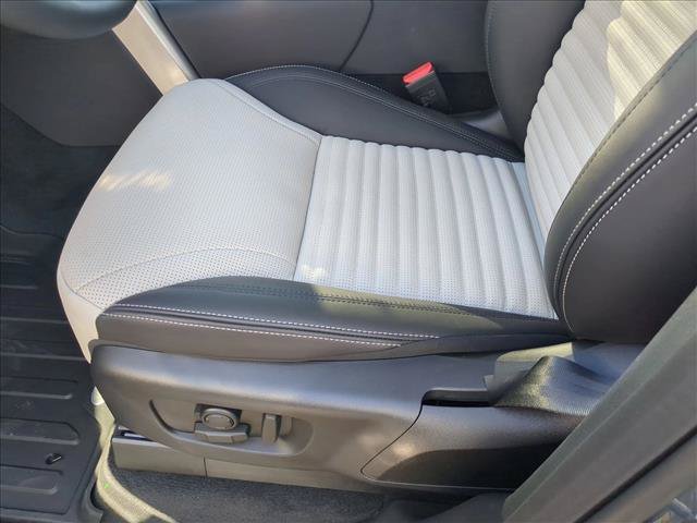 New 2026 Land Rover Discovery Limited Edition AWD/4WD image 4