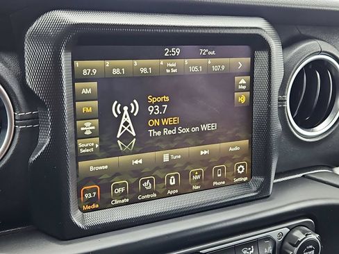 Used 2023 Jeep Wrangler Unlimited Sahara w/ Cold Weather Group AWD/4WD image 29