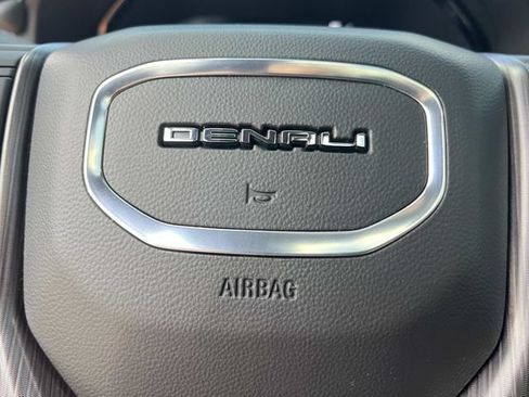 Used 2023 GMC Yukon XL Denali Ultimate AWD/4WD image 41