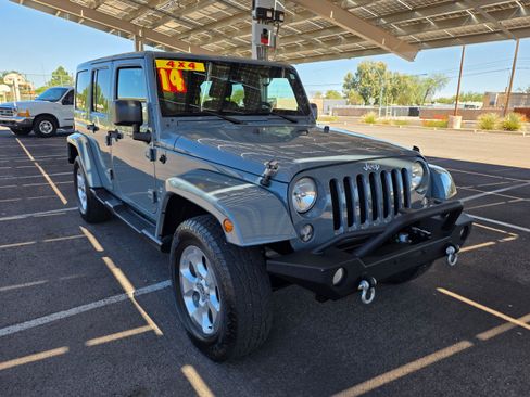 Used 2014 Jeep Wrangler Unlimited Sahara w/ Connectivity Group AWD/4WD image 7