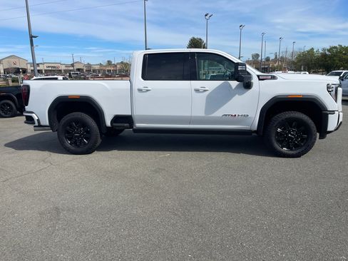 New 2026 GMC Sierra 2500 AT4 w/ AT4 Premium Plus Package image 4