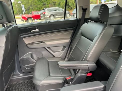 Used 2022 Volkswagen Atlas SE w/ Panoramic Sunroof Package FWD image 14