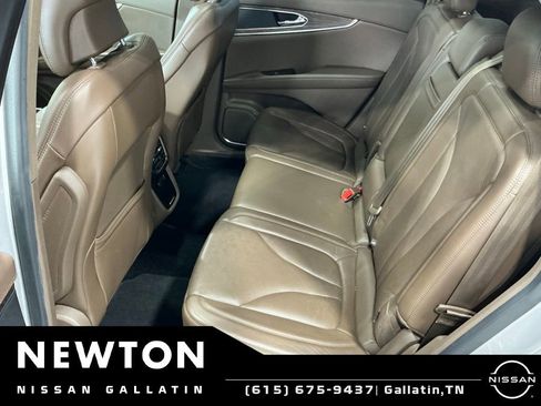 Used 2016 Lincoln MKX Reserve w/ Technology Package FWD image 12