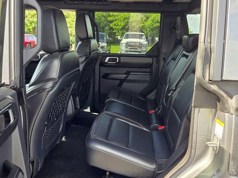 Used 2025 Ford Bronco Badlands AWD/4WD image 10