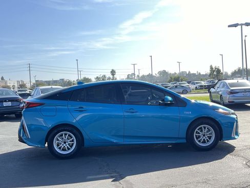 Used 2017 Toyota Prius Prime Plus w/ Carpet Mat Package image 18
