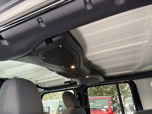 New 2026 Jeep Wrangler Unlimited Rubicon image 24