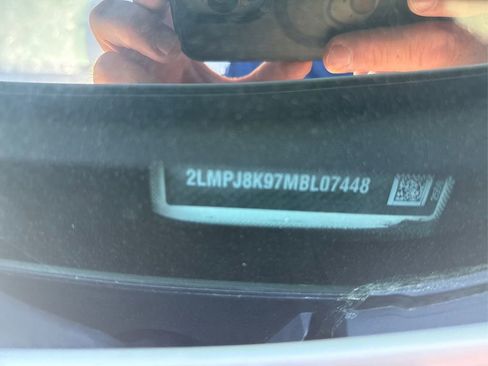 Used 2021 Lincoln Nautilus Reserve AWD/4WD image 23