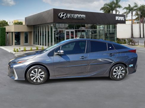 Used 2021 Toyota Prius Prime XLE w/ Carpet Mat Package (TMS) FWD image 6