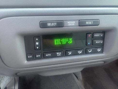 Used 1998 Lincoln Town Car Executive image 23