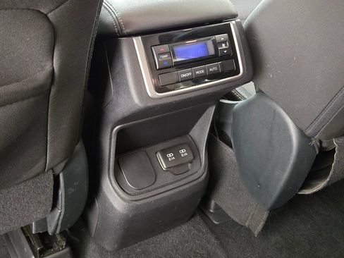 Used 2020 Subaru Ascent Premium w/ Convenience Package image 18