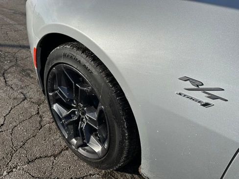 Used 2025 Dodge Charger R/T w/ Sun & Sound Package image 8