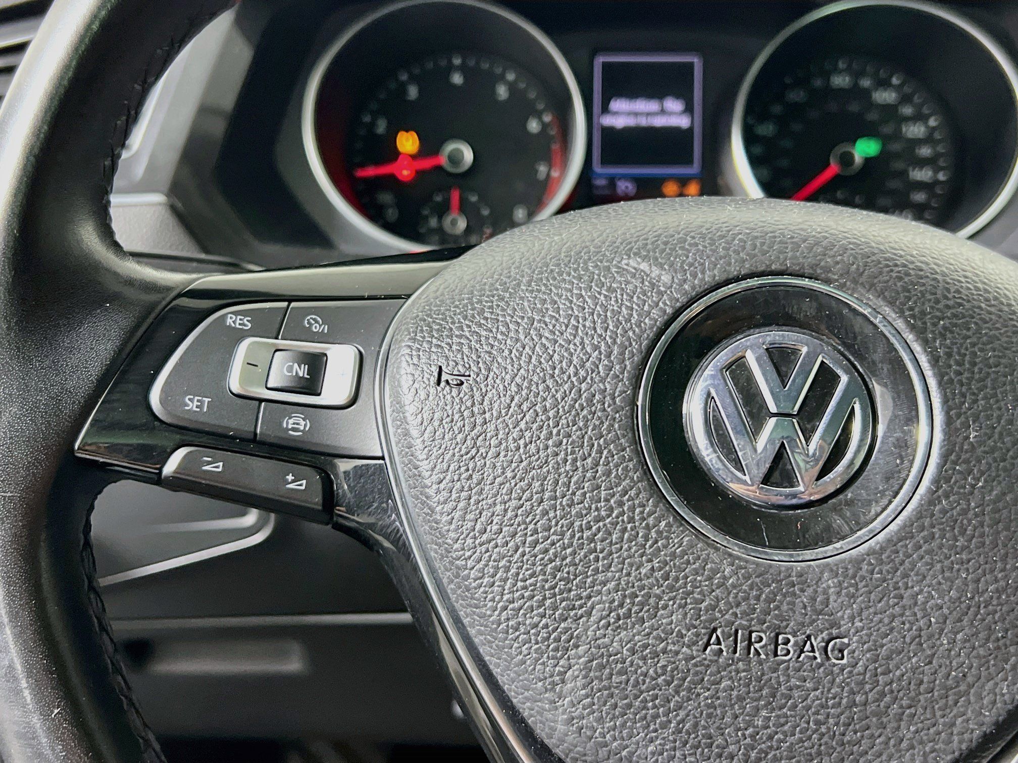 Used 2019 Volkswagen Tiguan SE w/ Panoramic Sunroof Package FWD image 18