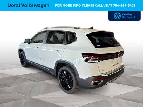 Used 2025 Volkswagen Taos SE FWD image 6