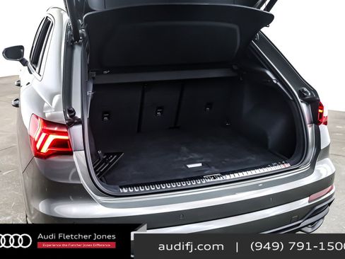 Used 2024 Audi Q3 2.0T Premium image 23
