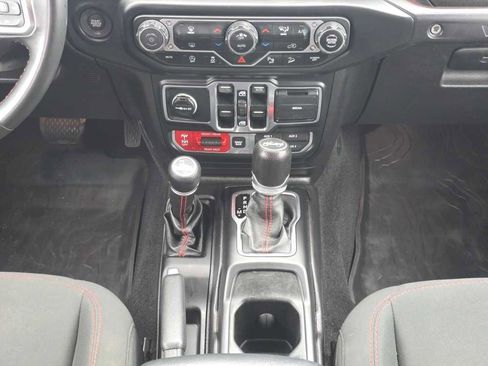Used 2018 Jeep Wrangler Unlimited Rubicon AWD/4WD image 13