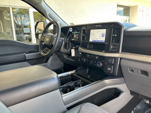 Used 2025 Ford F350 XLT w/ FX4 Off-Road Package image 27