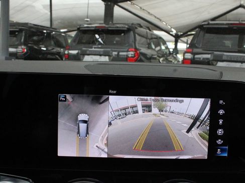 Used 2022 Mercedes-Benz GLB 250 4MATIC image 33
