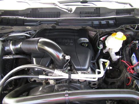 Used 2016 RAM 1500 Classic SLT AWD/4WD image 19