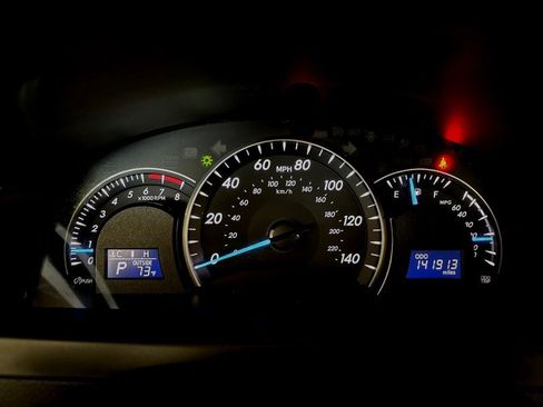 Used 2013 Toyota Camry LE FWD image 17