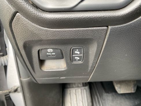 Used 2025 RAM 1500 Big Horn AWD/4WD image 14