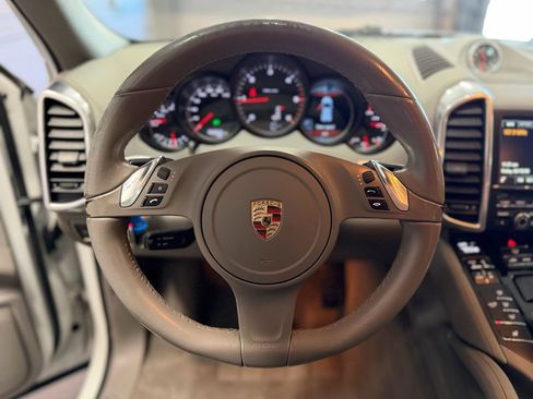 Used 2014 Porsche Cayenne Diesel Platinum Edition AWD/4WD image 13