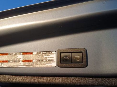 Used 2023 Toyota Corolla Cross XLE w/ Convenience Package image 24