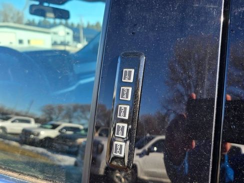 Used 2021 Ford F150 Lariat image 10