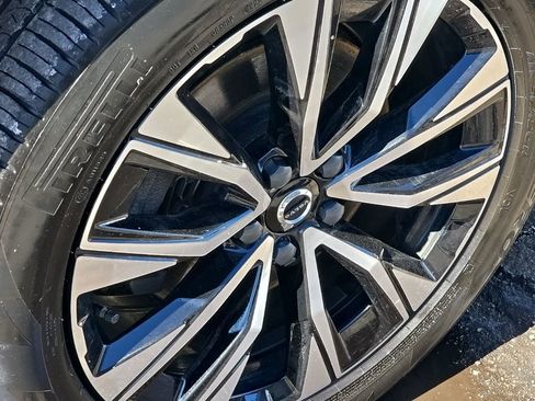 Certified 2023 Volvo XC60 B5 Plus w/ Climate Package image 3