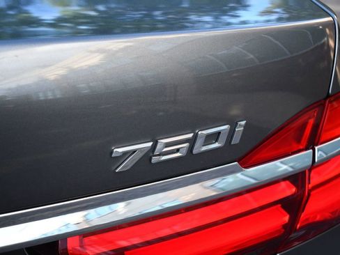 Used 2016 BMW 750i xDrive image 14
