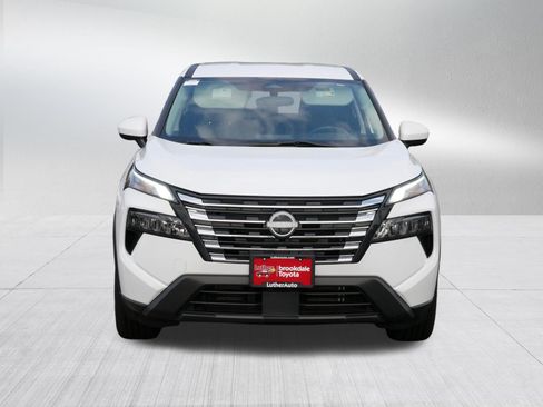Used 2024 Nissan Rogue SV AWD/4WD image 2