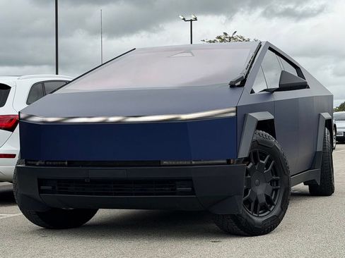 Used 2024 Tesla Cybertruck AWD Crew Cab image 1