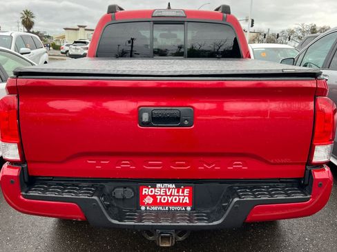 Used 2016 Toyota Tacoma SR5 w/ SR5 Appearance Package (DN) image 5